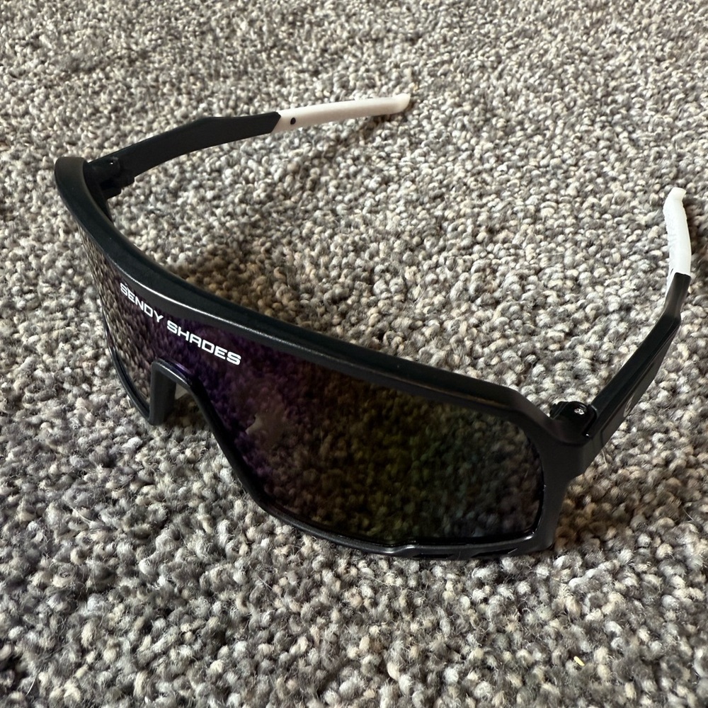 Aura 2.0 Sendy Shades Classic Sunglasses